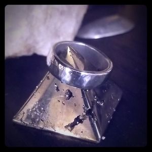 Polished hammered finish aluminum ring